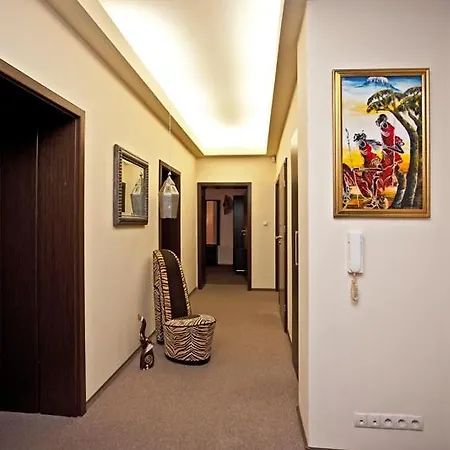 Oriental House Hostal