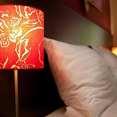 Hostal Oriental House *